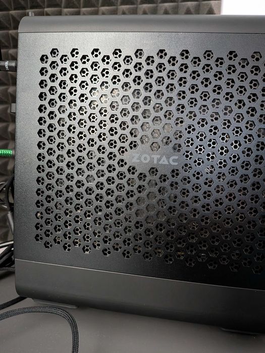 Zotac Magnus One / RTX3060 / i5-10400 mini PC