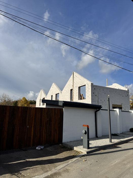 Продам таунхаус рядом с рекой и лесом.