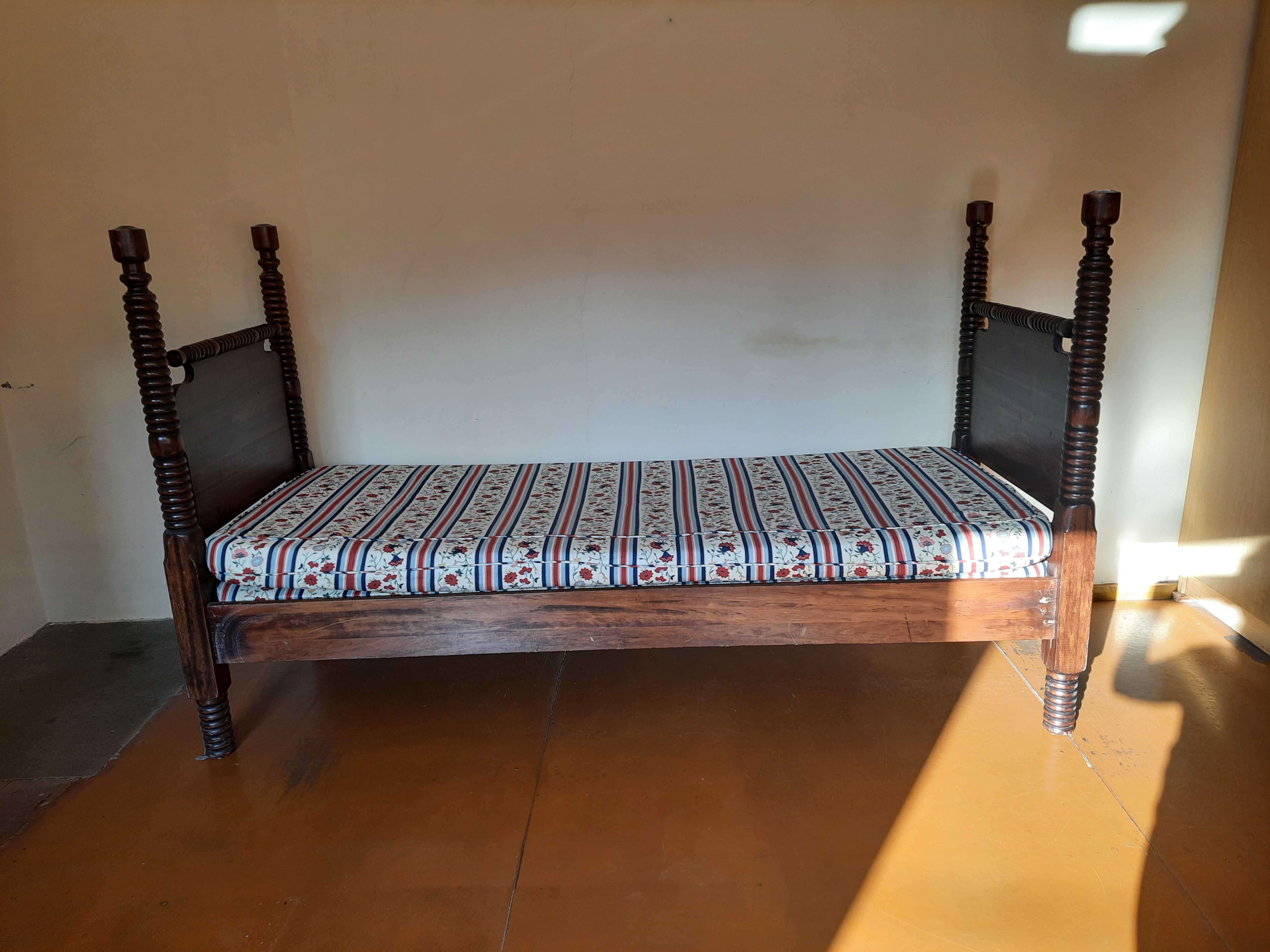Rustykalna sofa/łóżko jednoosobowe