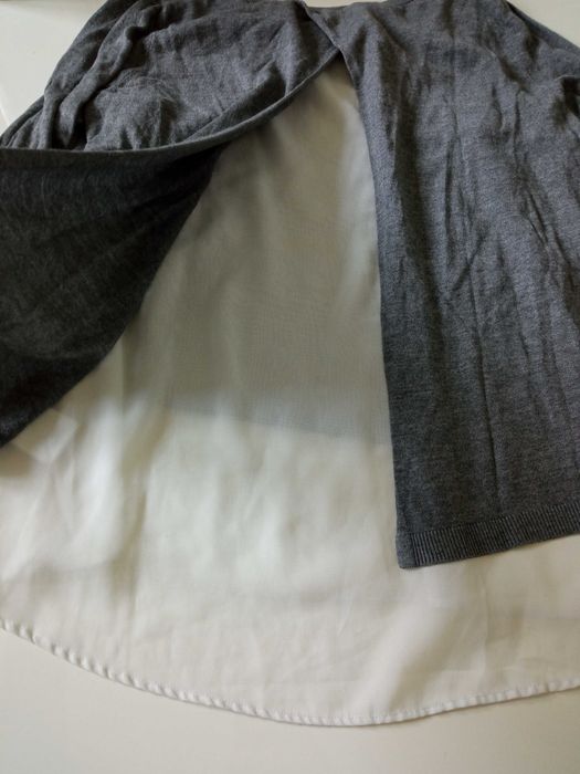 H&M zwiewna bluzeczka z rozcięciem r S