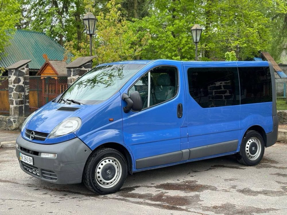 Opel Vivaro 2006 рік