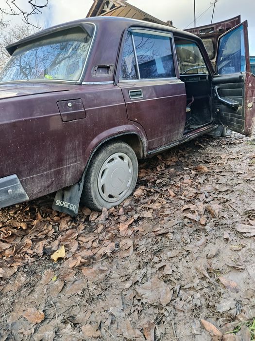 Продам ВАЗ 2107 інжектор срочно