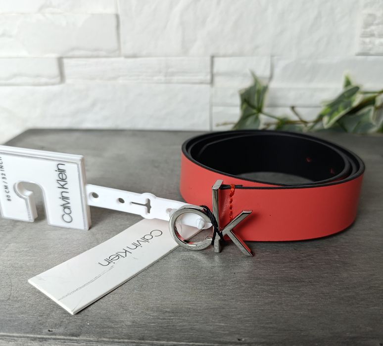 Nowy pasek Calvin Klein koralowy z logo CK, 95 cm