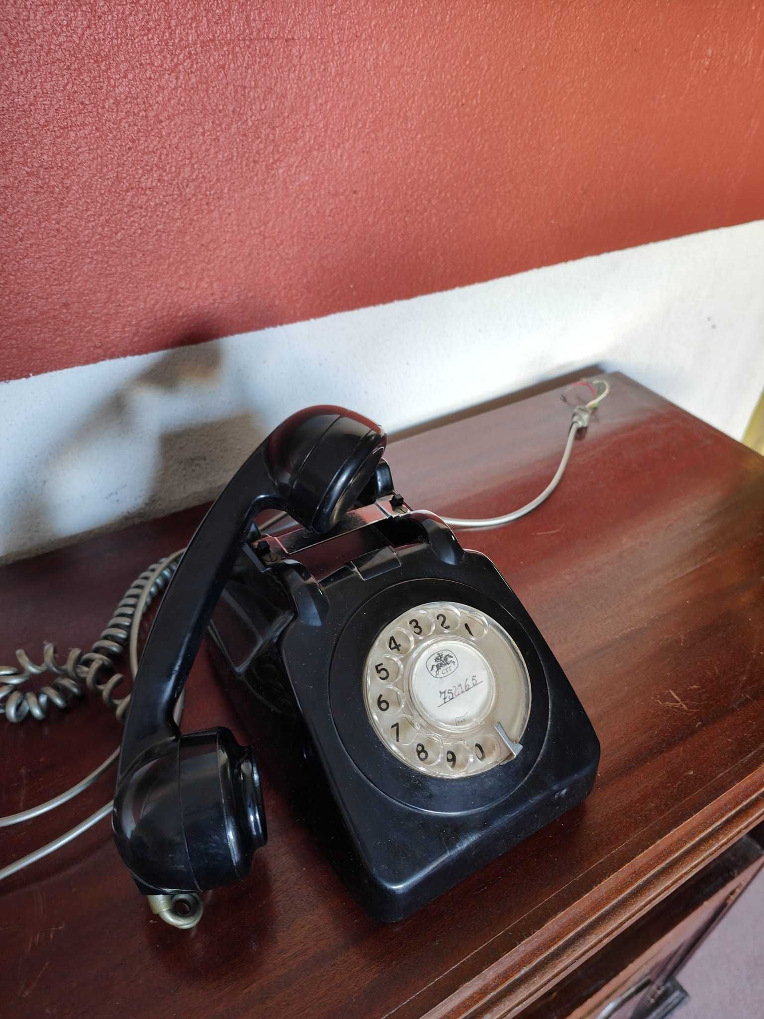 Telefone analógico antigo