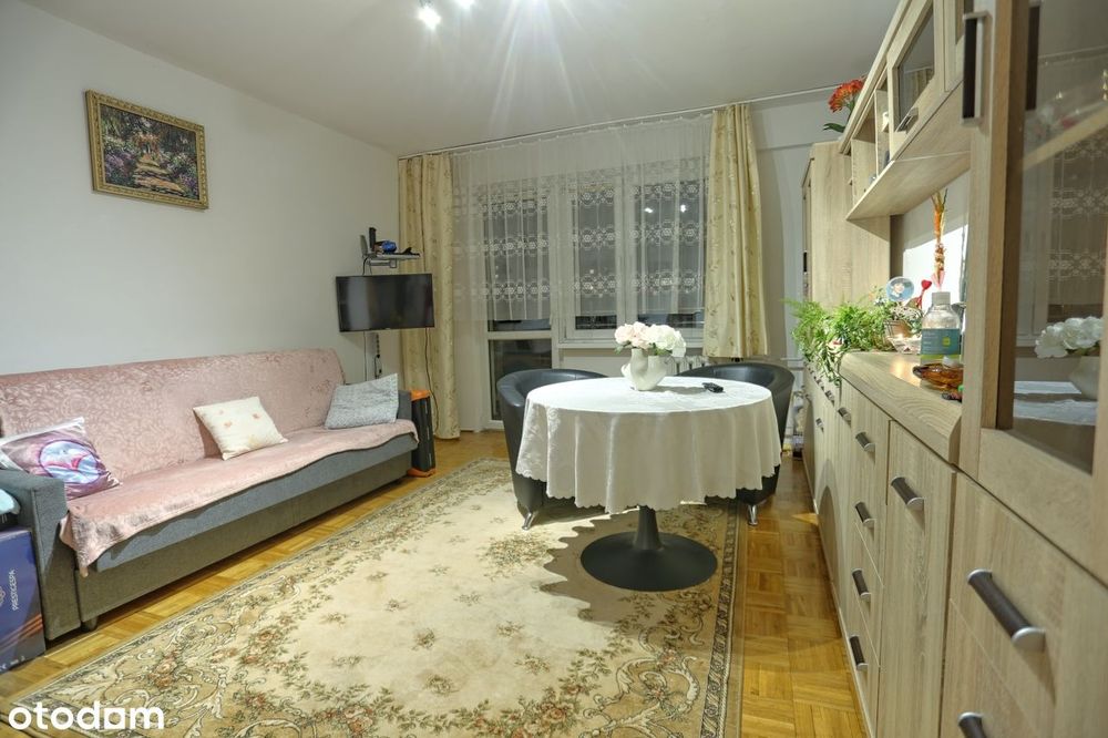 3 pokojowe mieszkanie na 1 pietrze. SKLEPY, PARKING, PĘTLA AUTOBUSOWA