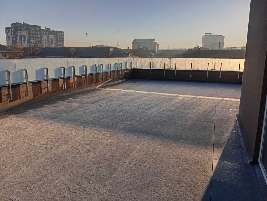 Оренда торгових площ у сучасному просторі по вул. Пересопницькій