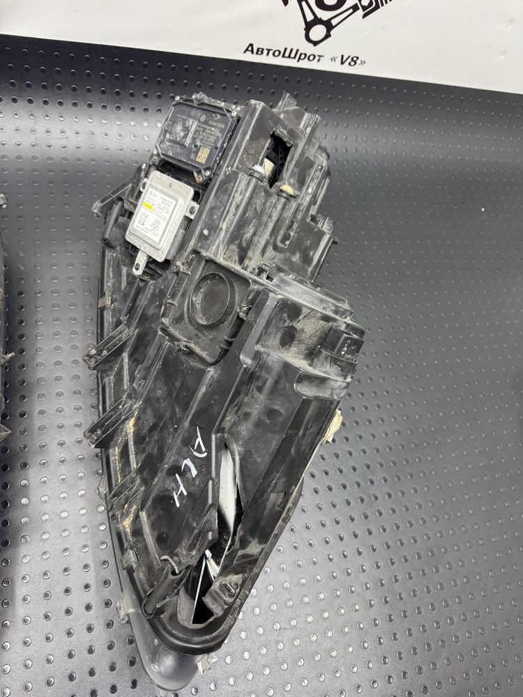 Фари Seat Alhambra VW Sharan Альхамбра Шаран 2010-2015 фара