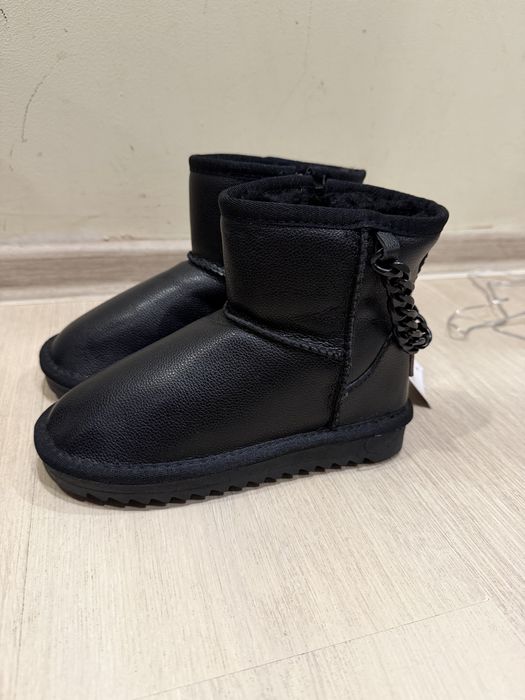 Зимние ботинки типа угги
