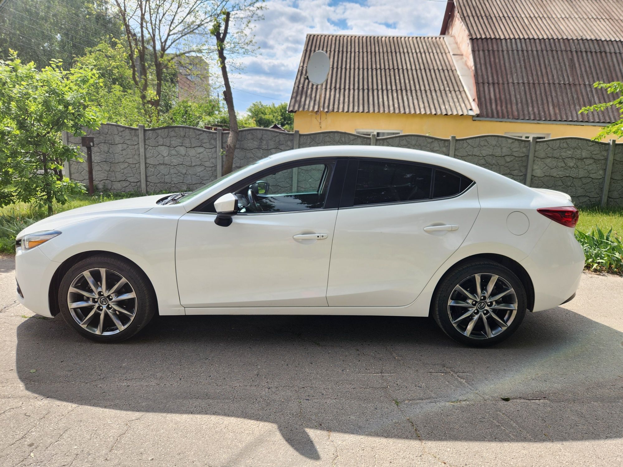 Мазда 3 2018 mazda 2.5 Канада максимальна безпека ціла целая