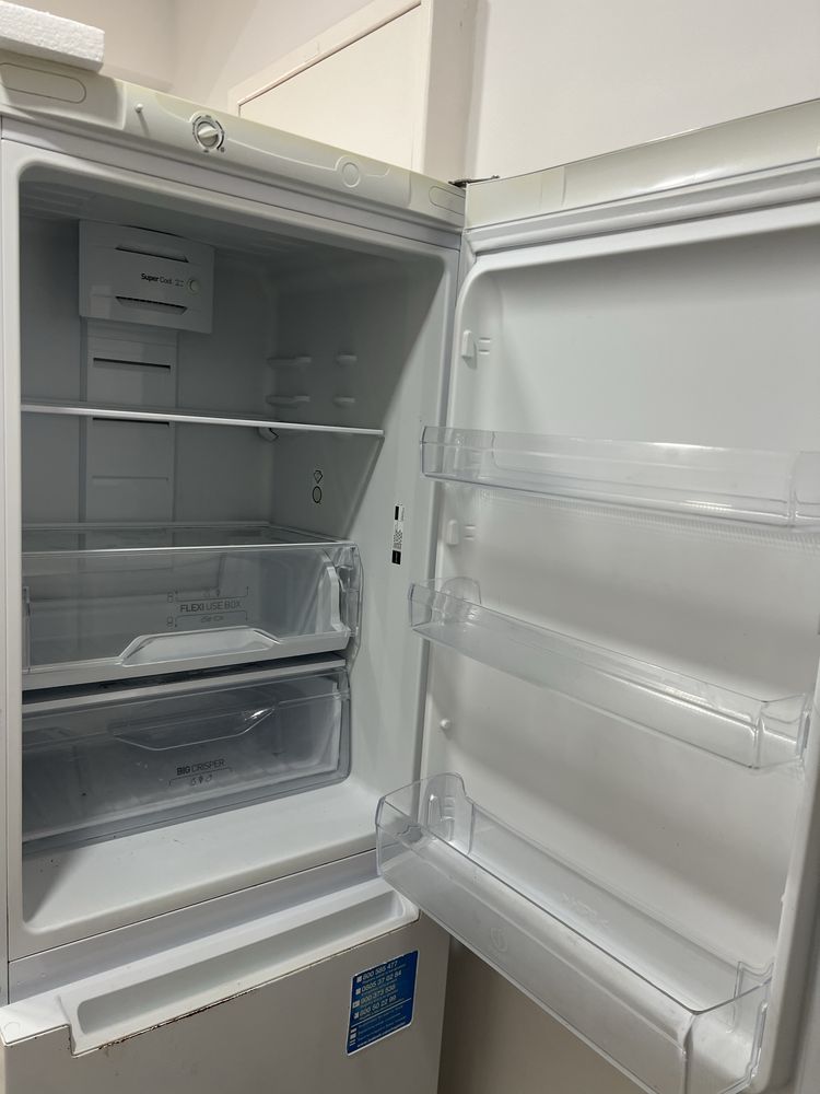 Vende-se frigorífico em bom estado de funcionamento