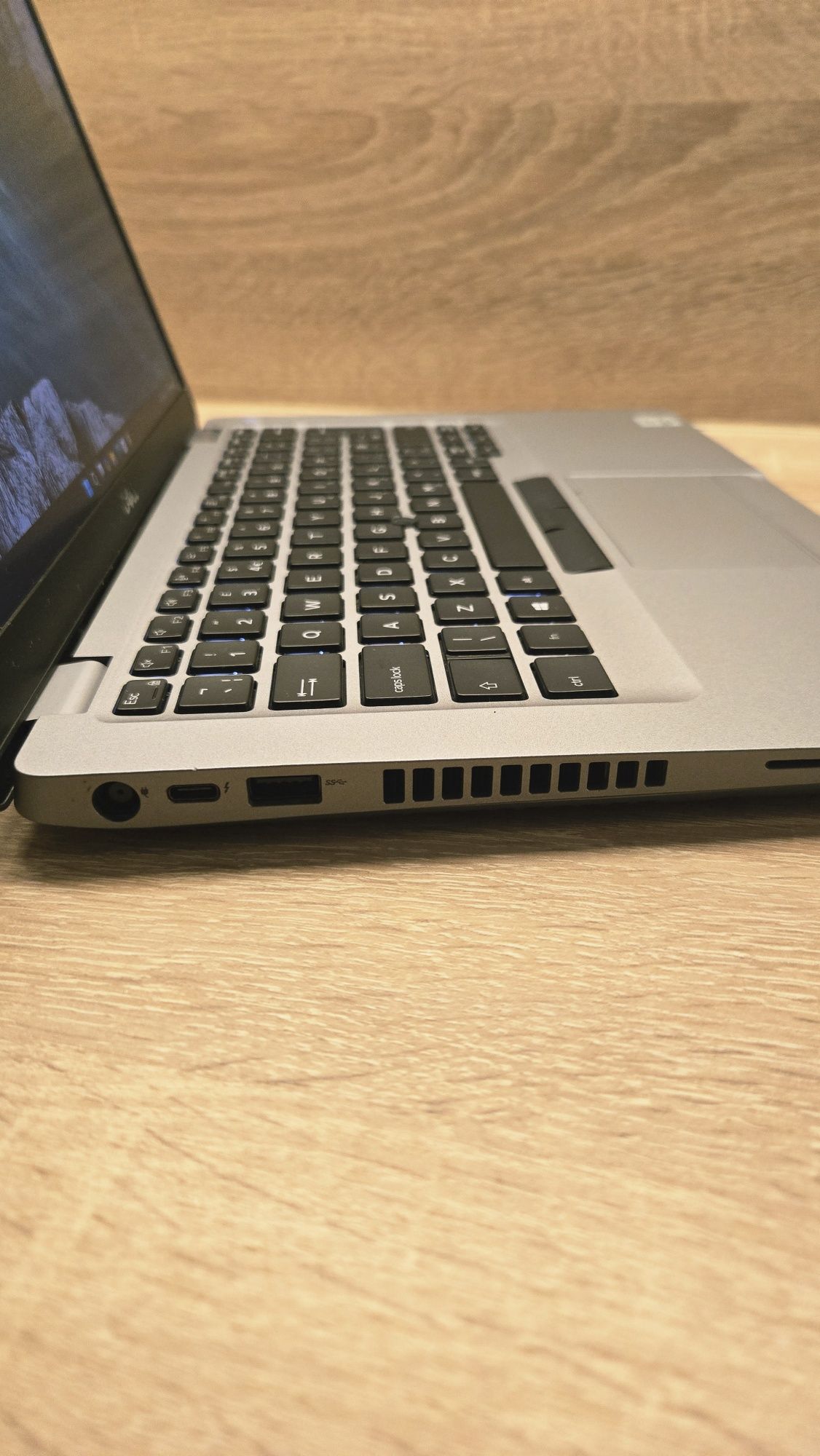 Laptop Dell Latitude i7-10850H 16GB DDR4 512GB SSD Win11H Nowa Bateria