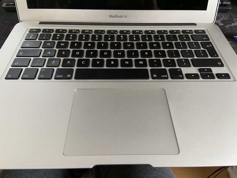 MacBook Air 13 i5 8Gb 128SSD + Pudełko