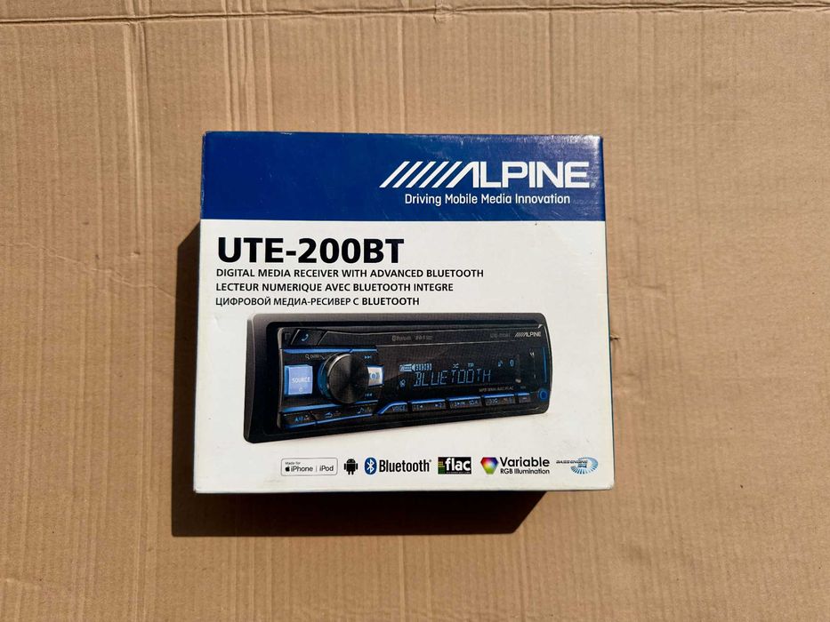 Radio samochodowe Alpine UTE-200BT