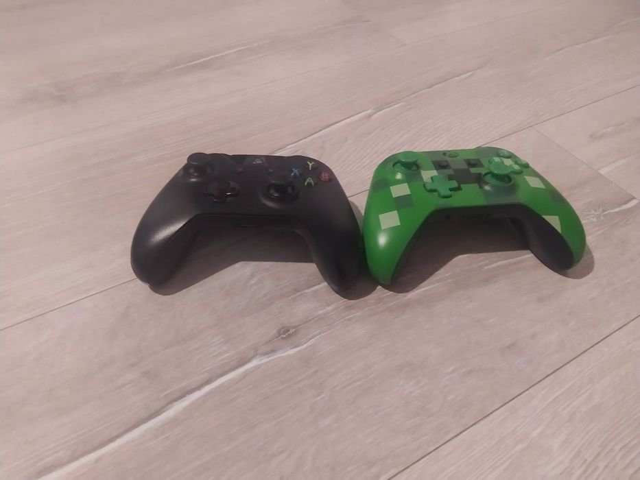 Xbox one 500gb 2 pady  kinect + gra fc 25