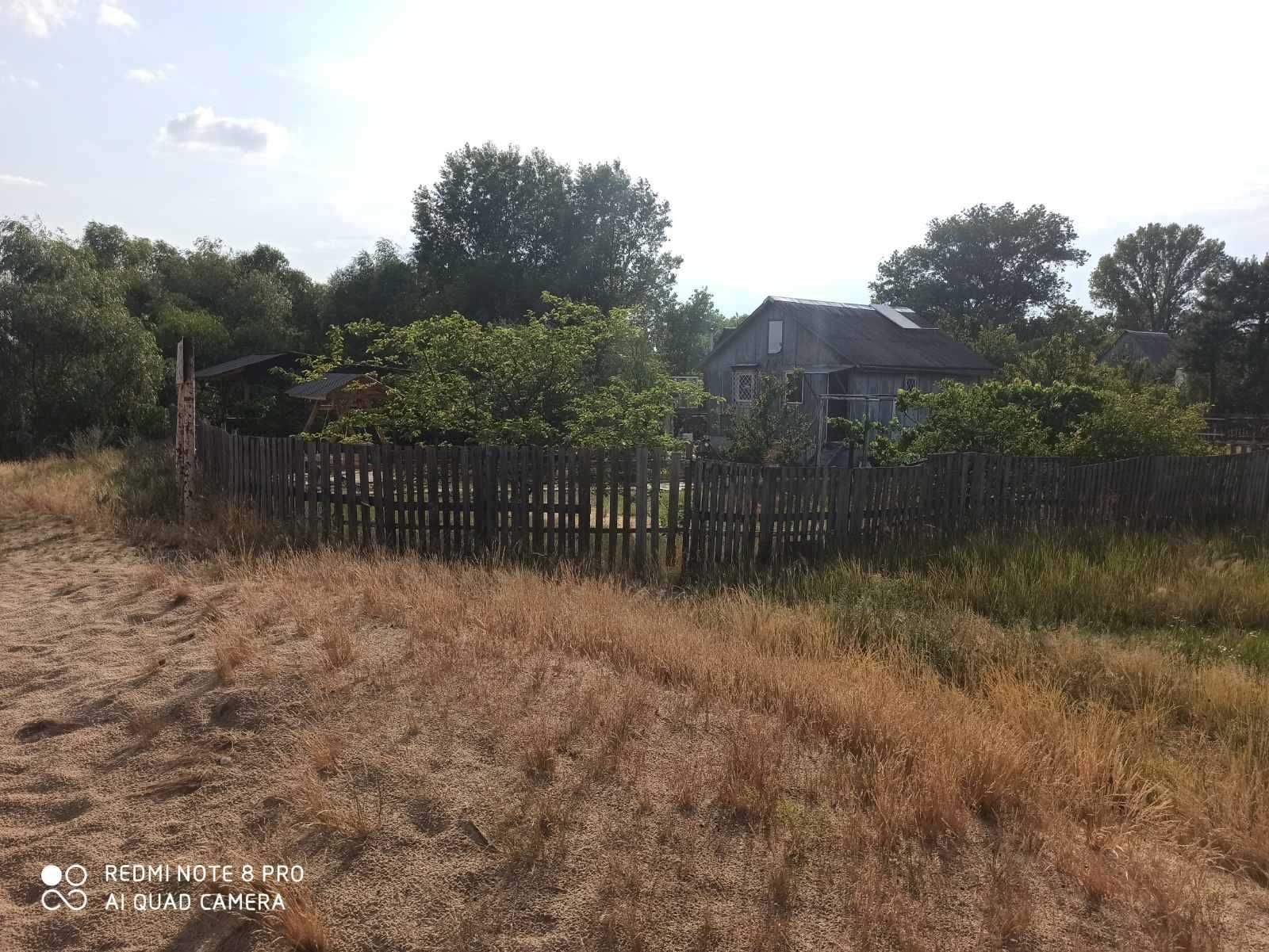 Будиночок на березі річки Дніпро, Десна, Київ.