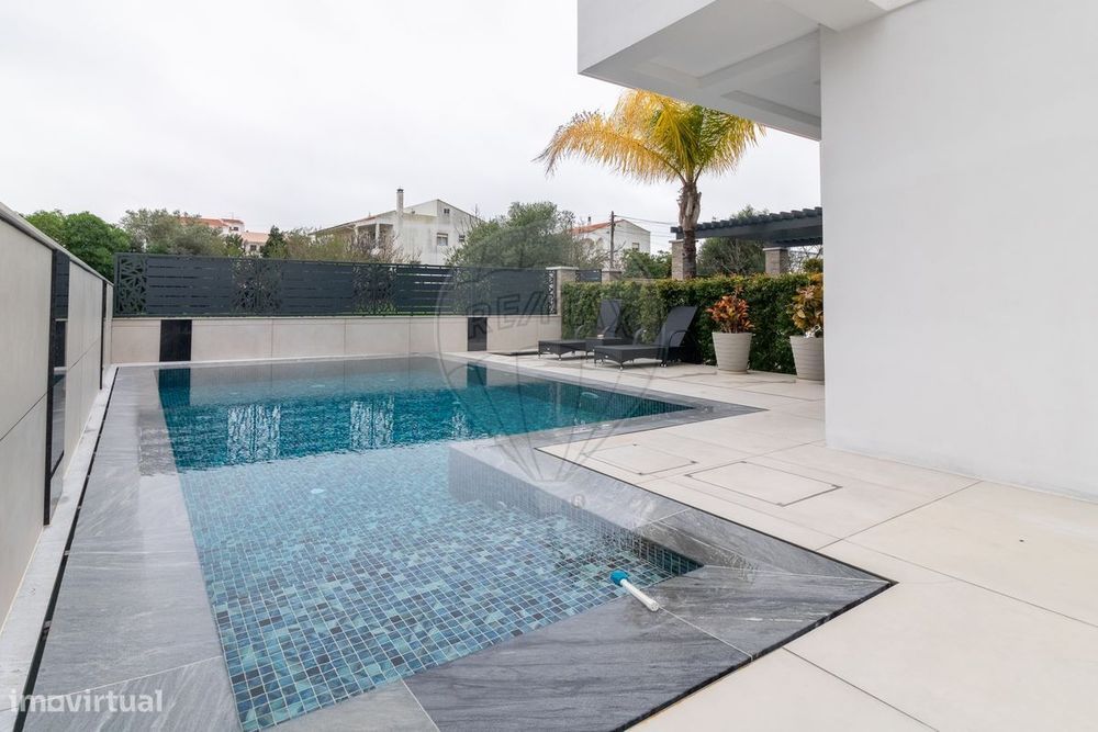 Moradia T4 para venda