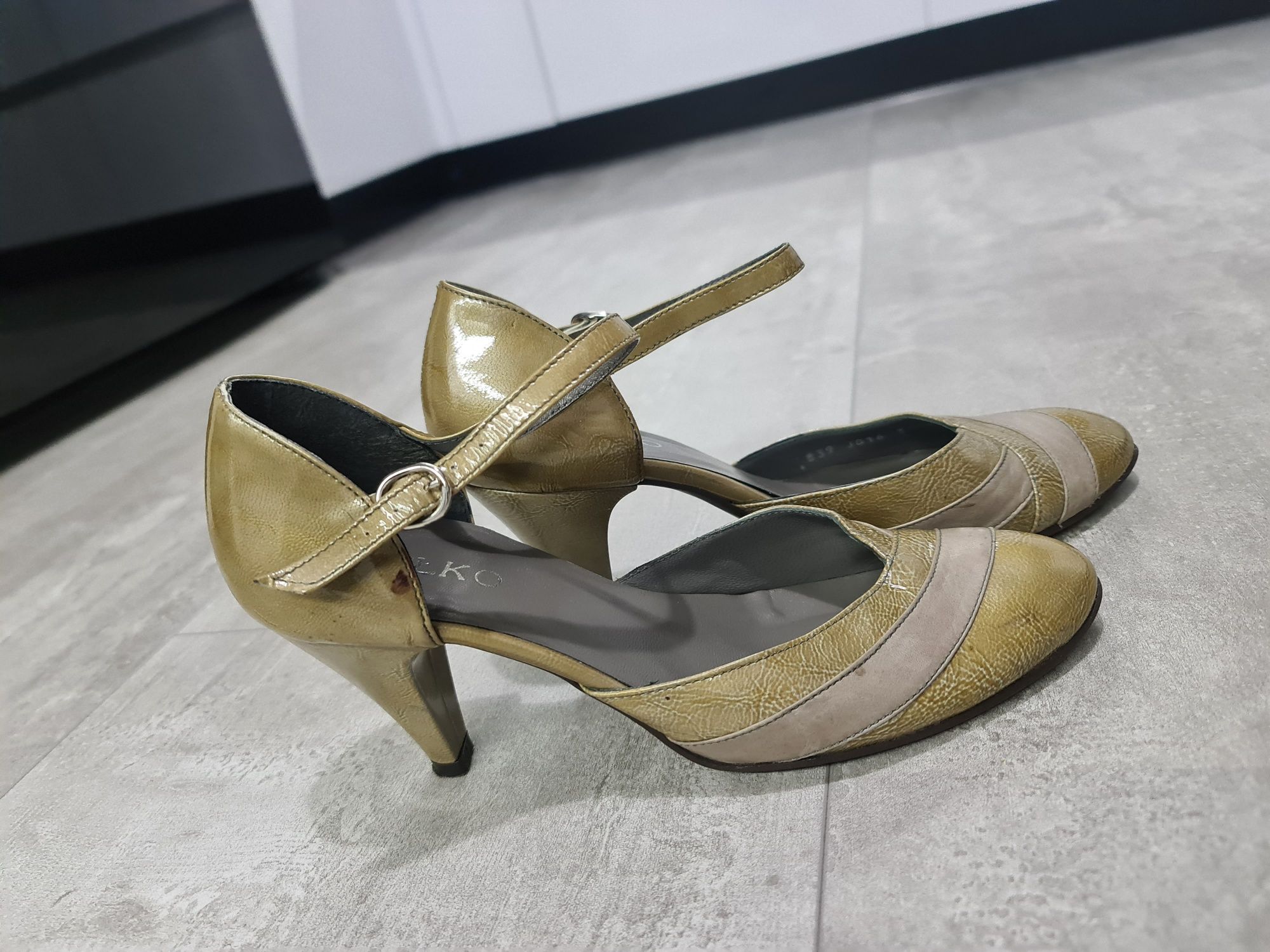 Ryłko 36,5 szpilki buty pantofle 23,5 cm