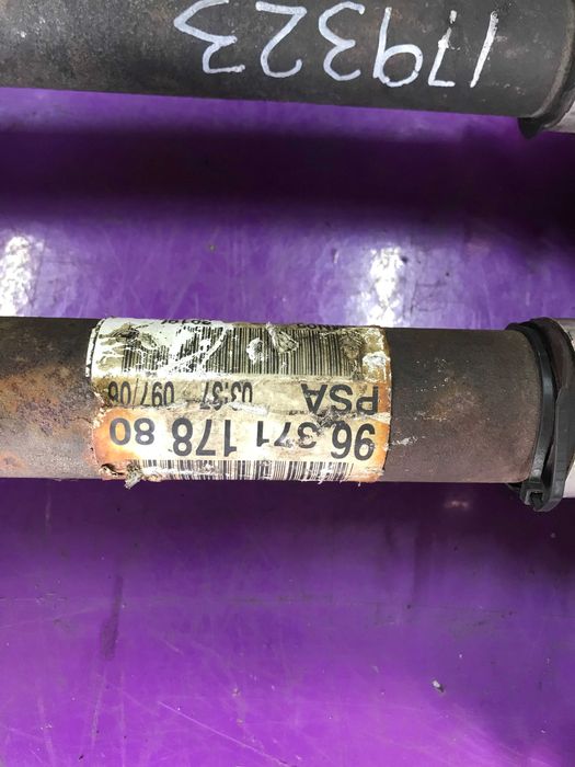 Полуось піввісь привод привід Peugeot 307 \Citroen C4 Berlingo 1.6 2.0