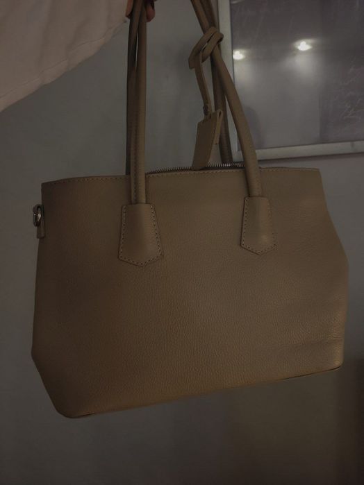 сумка жіноча бежевого кольору