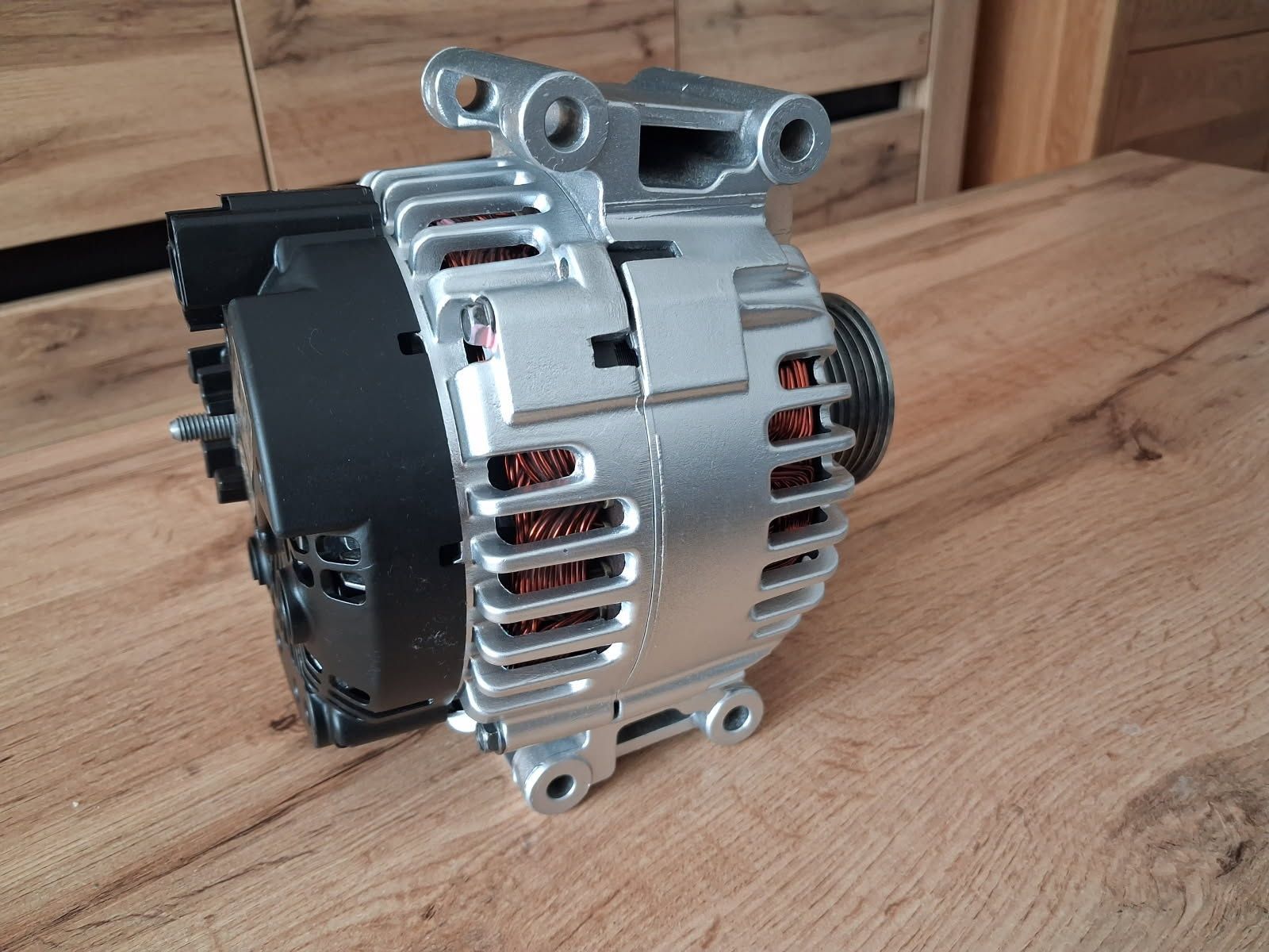 Alternator Valeo 150A Audi a4 B5 B6 B7 TT  1.6 1.8 2.0 TFSI Octavia II