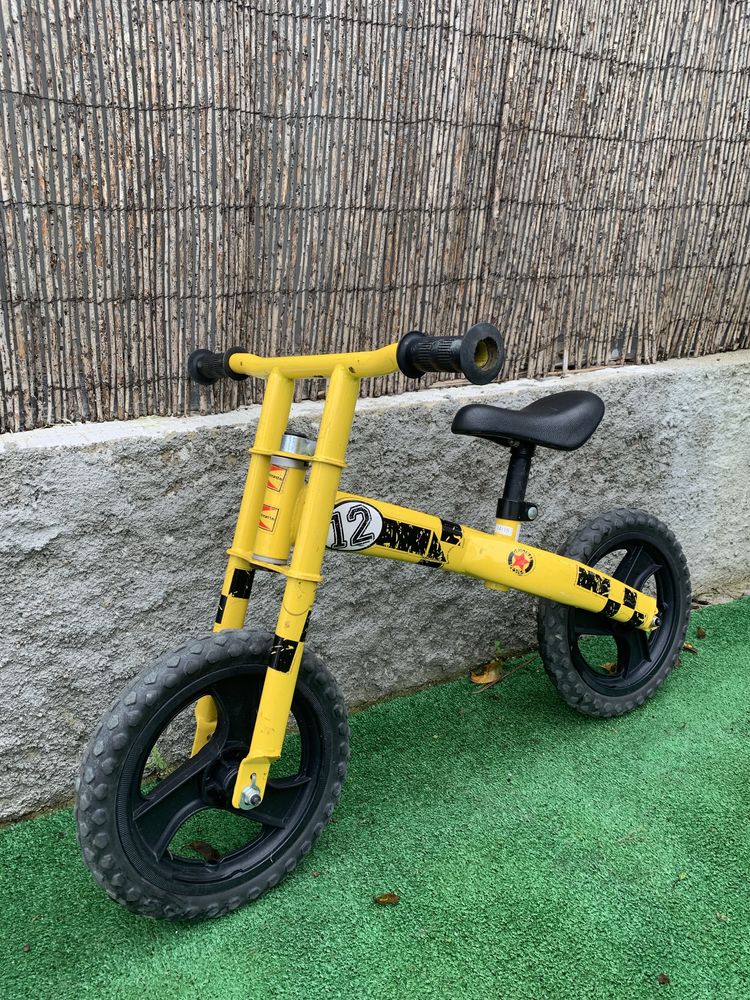 Bicicleta de equilibrio infantil
