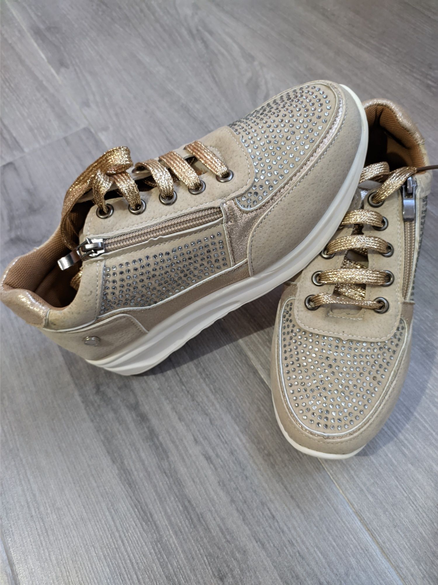 Vendo tenis usados apenas uma vez