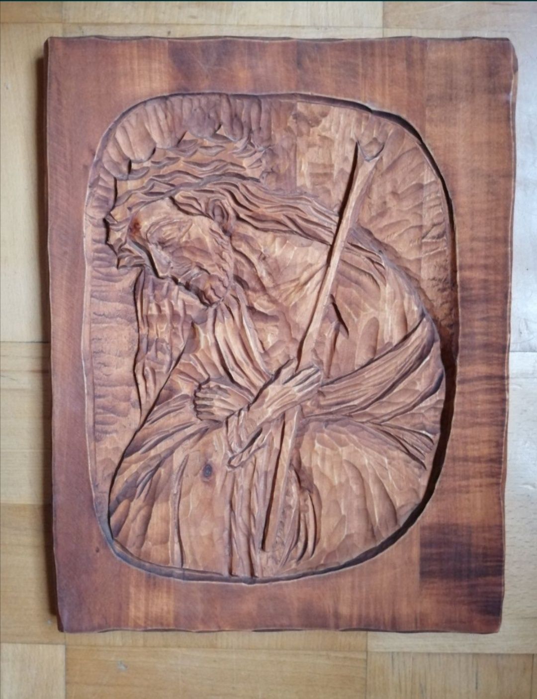 Płaskorzeźba Jezus w koronie Obraz ręcznie rzeźbiony w drewnie