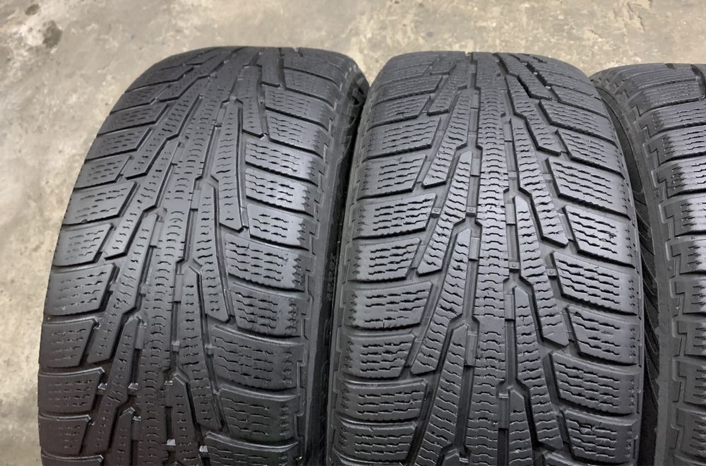 Шини Nokian Hakkapeliitta R 255/55 R18