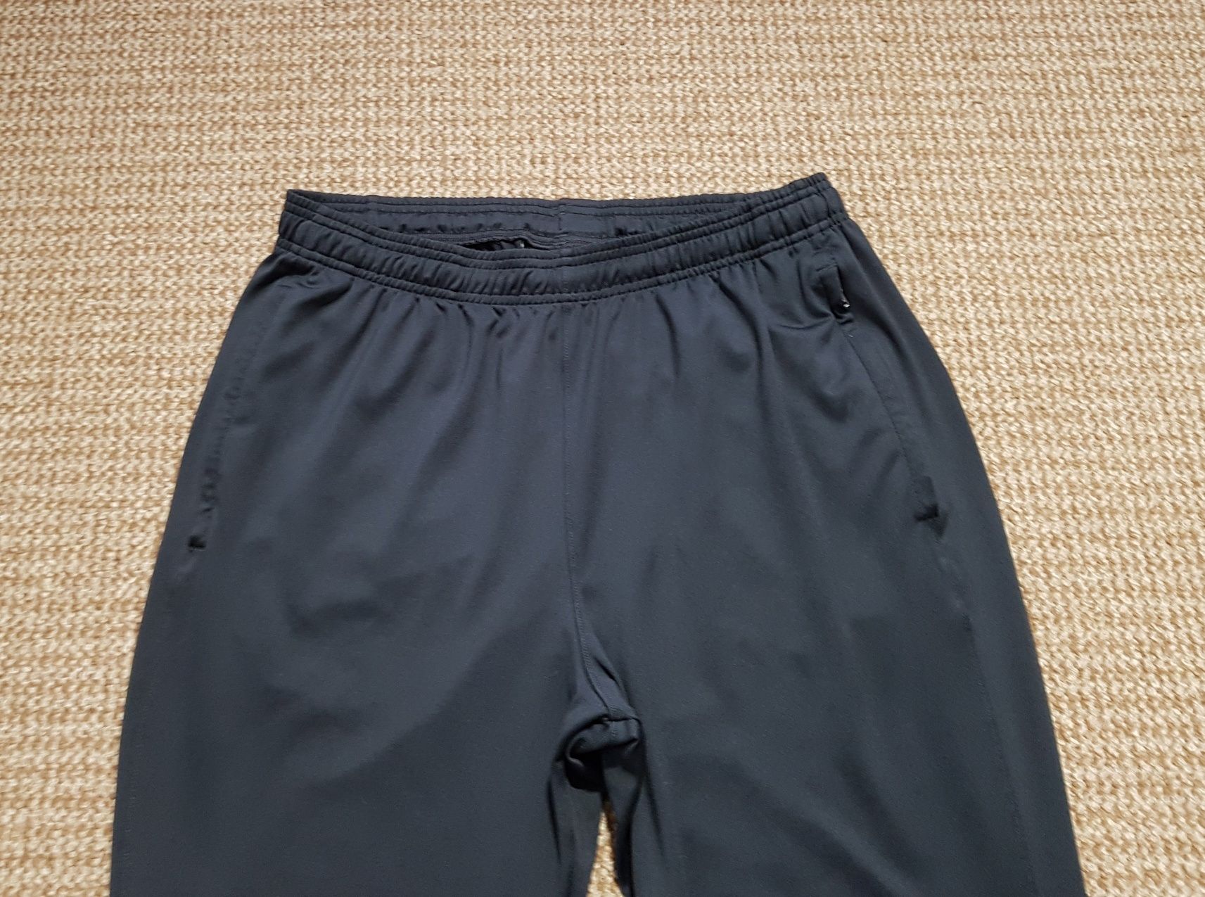 Under Armour L спортивні штани fitted оригінал