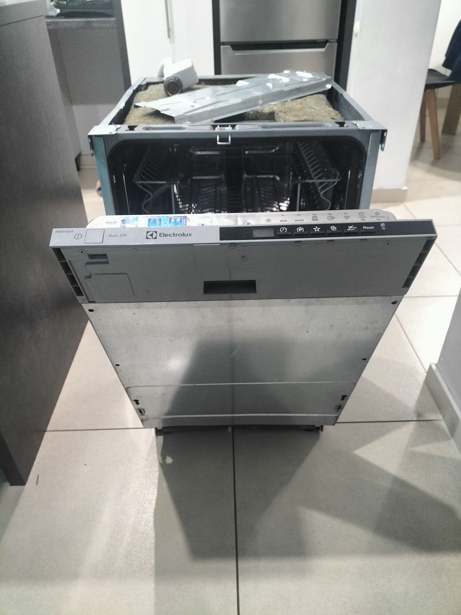 Zmywarka do zabudowy Electrolux ESL4500LO