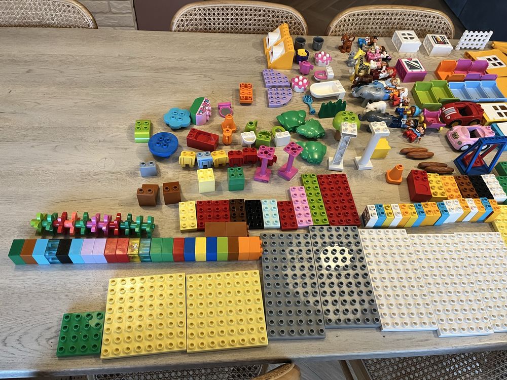 LEGO DUPLO zestaw ok. 180 elementów
