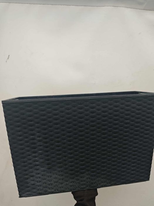 Duża wysoka donica ogrodowa