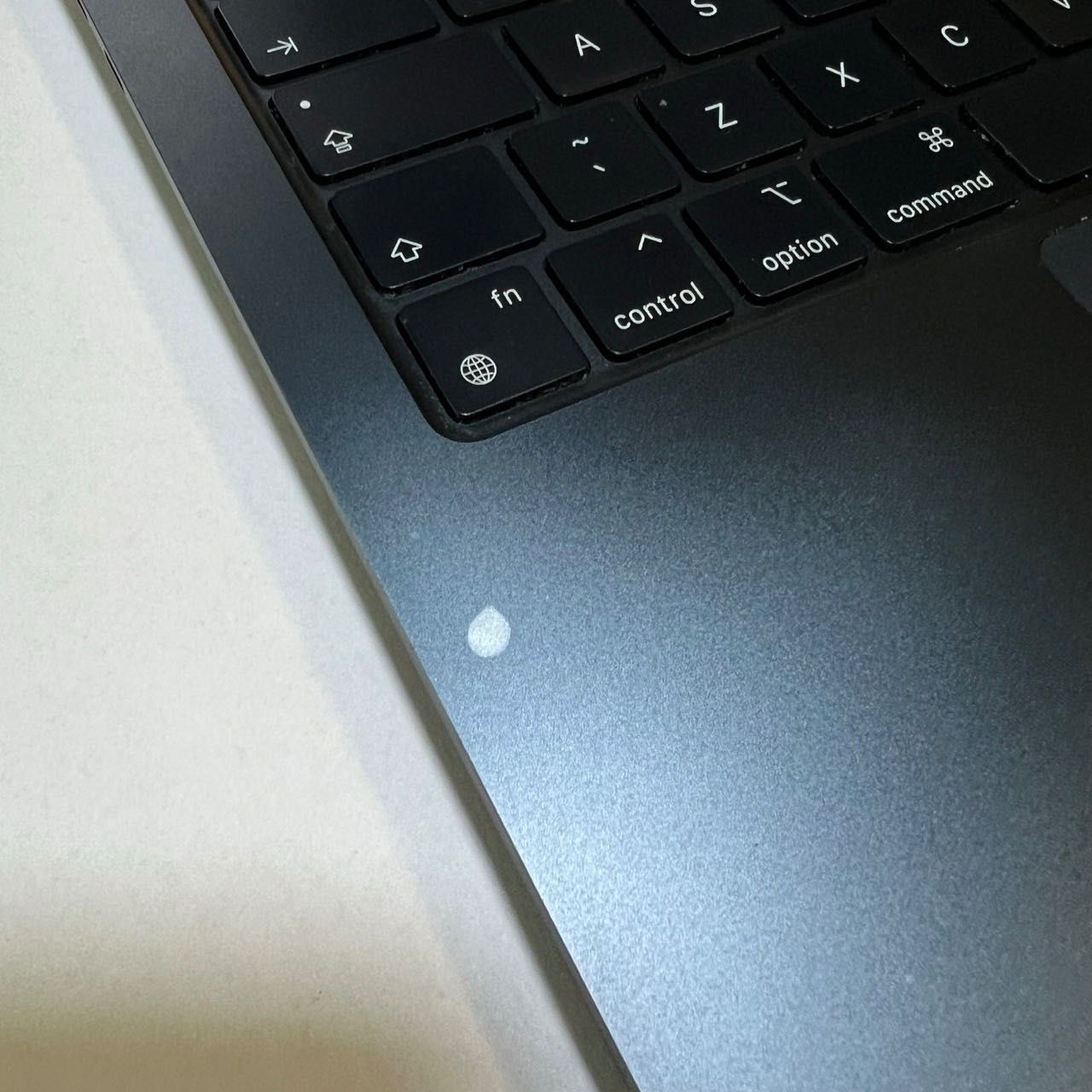 MacBook Air M2 / 24GB RAM / 512GB SSD / Midnight – prywatnie