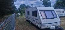 SWIFT Meridian  Przyczepa 2 Osiowa Swift Meridian 580 Świetny Stan + Pełny Przedsionek