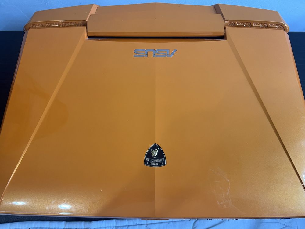 Ноутбук Asus VX7 Lamborgini