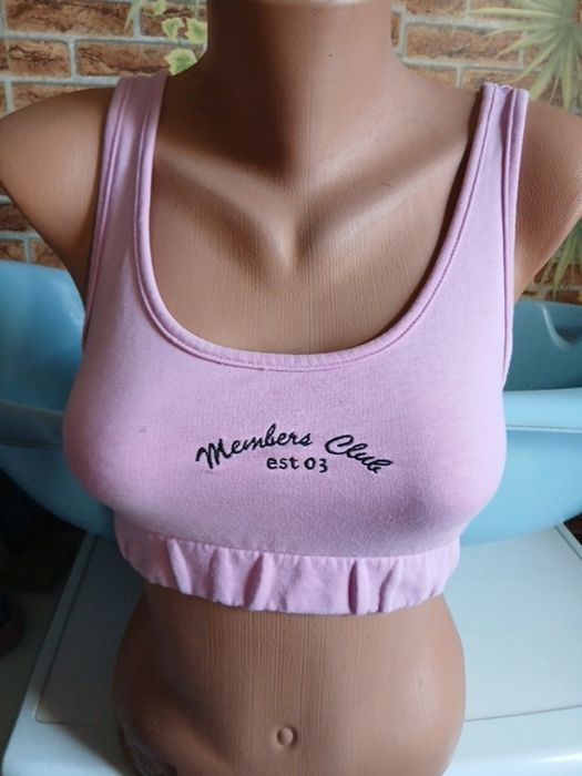 Жіночий топ під резиночку.