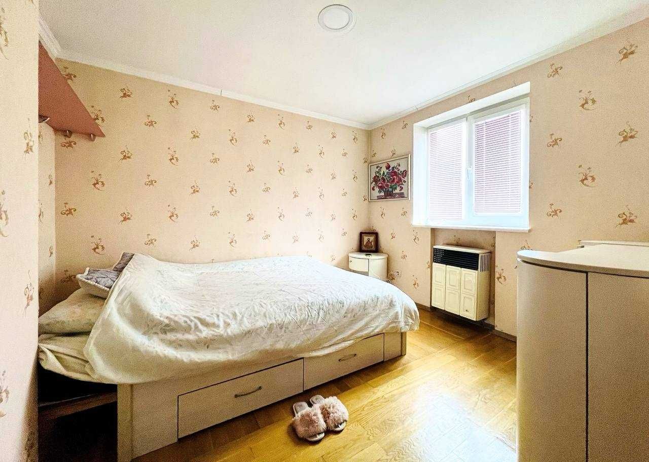 Круглик. Продам жилий дім. Газ,камін,баня. Ліс,озеро. м.Теремки 10хв