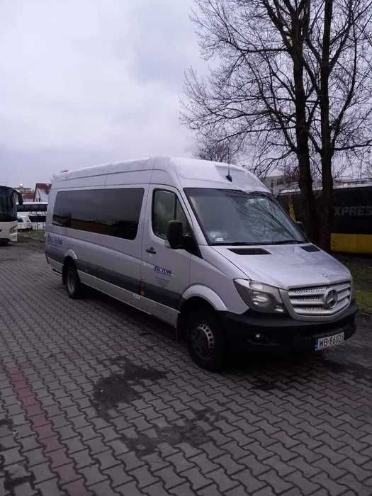 wynajem autokarów, busów Warszawa, cała Polska, Zagranica
