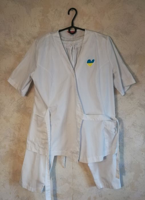 Женский медицинский костюм Modern Doctor белый р.48/L для косметологов