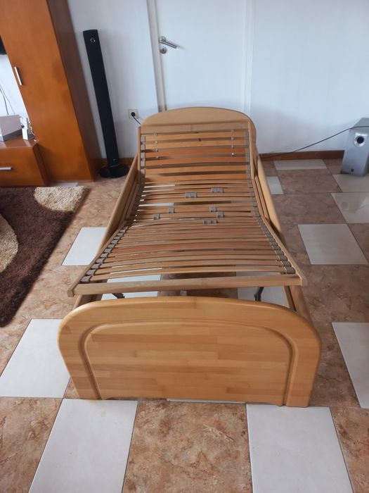 Vendo cama com estrado