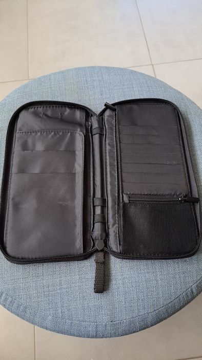 Carteira preto-cinzento