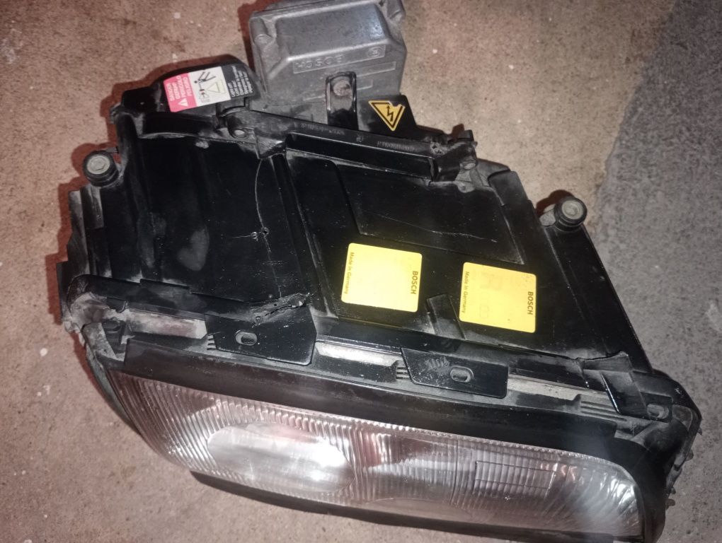 7Audi A8 i S8 Halogen lampa prawa xenon