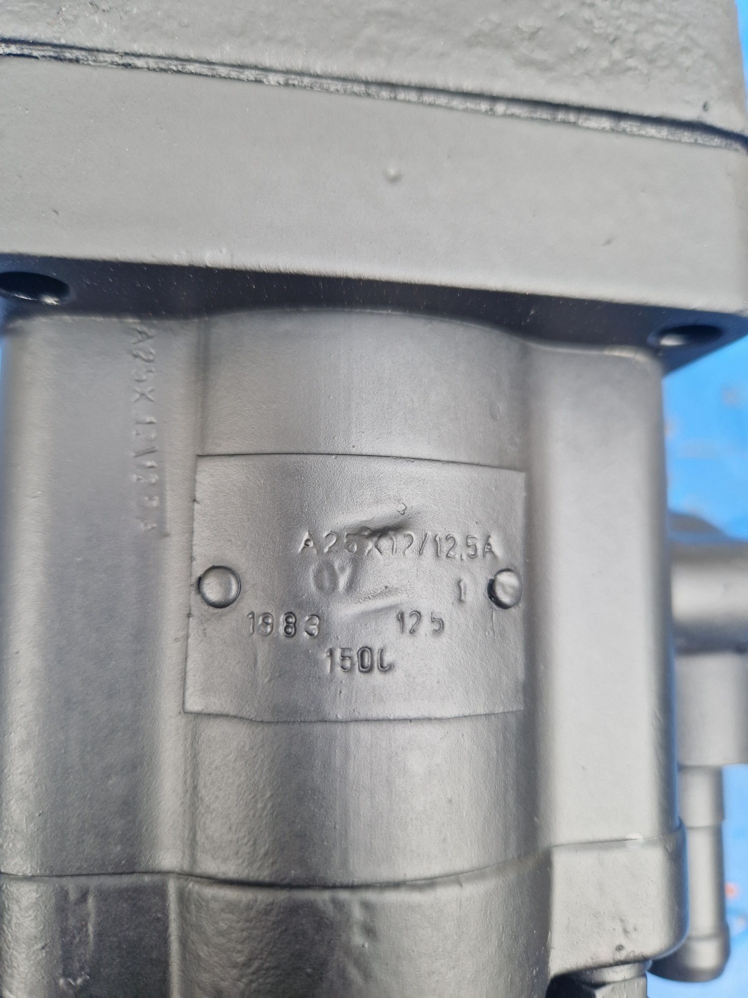 Pompa hydrauliczna zębata do silnika Perkins