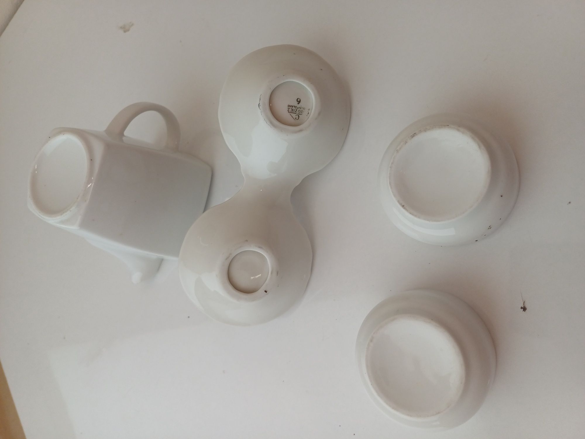Naczynie pojemnik na przyprawy z porcelany + dzbanek na mleko Chodzież