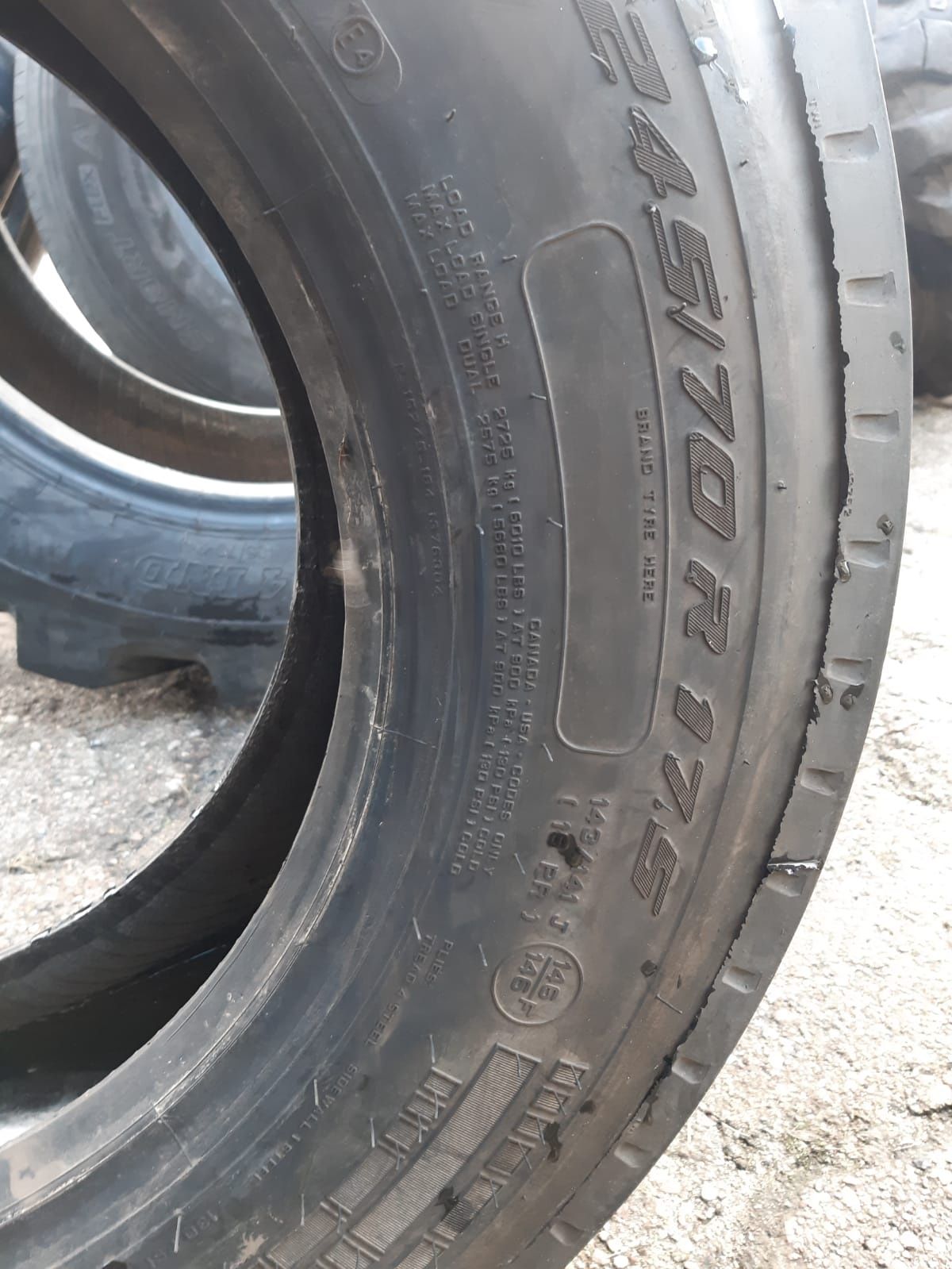 Opona 245/70R17.5J