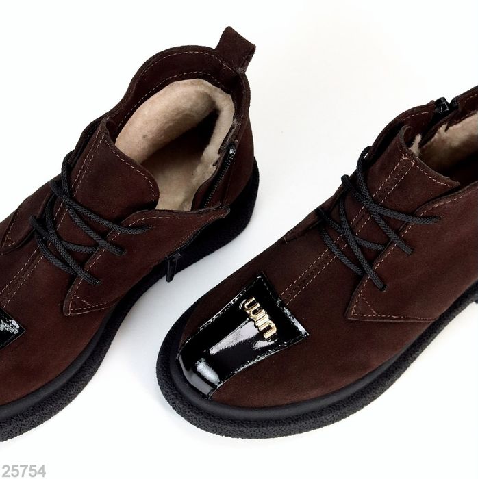 Жіночі шкіряні зимові черевики в кольорах