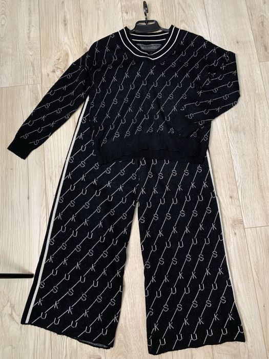 Костюми прогулянкові жіночі