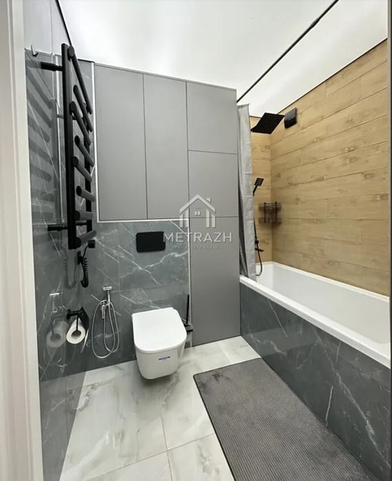 Продам шикарну 3х к квартиру , Гагарина,44 ( код 87118)