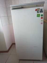 Продам холодильник Днепр 2мс.