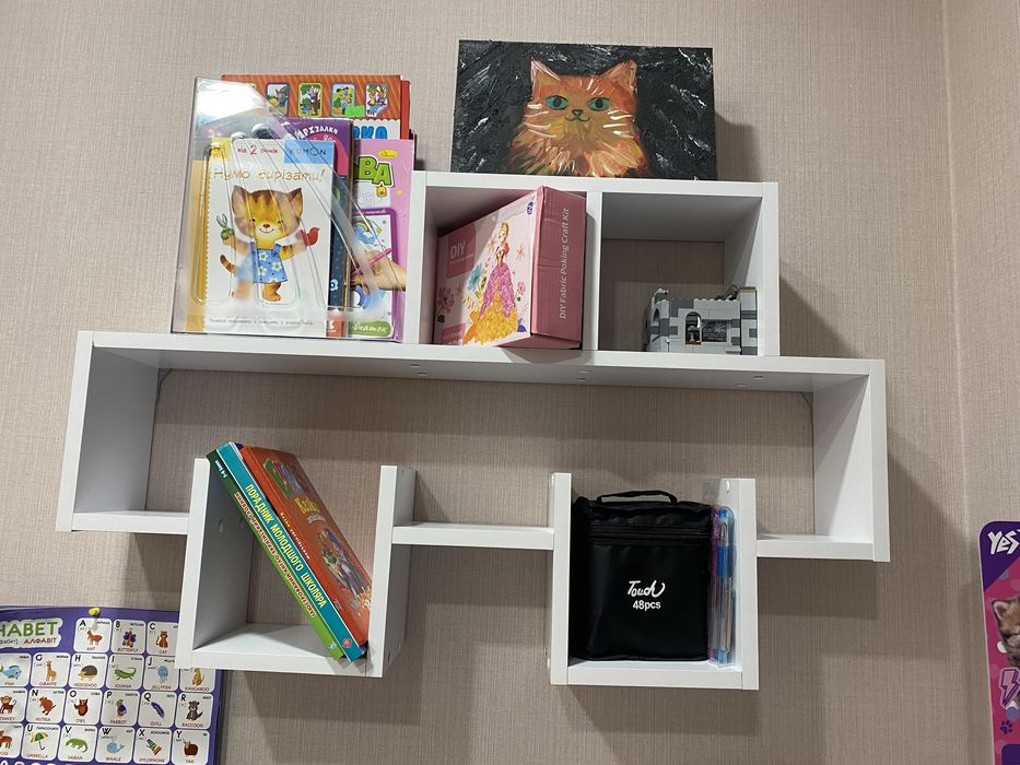 Поличка для книг , шкільна поличка